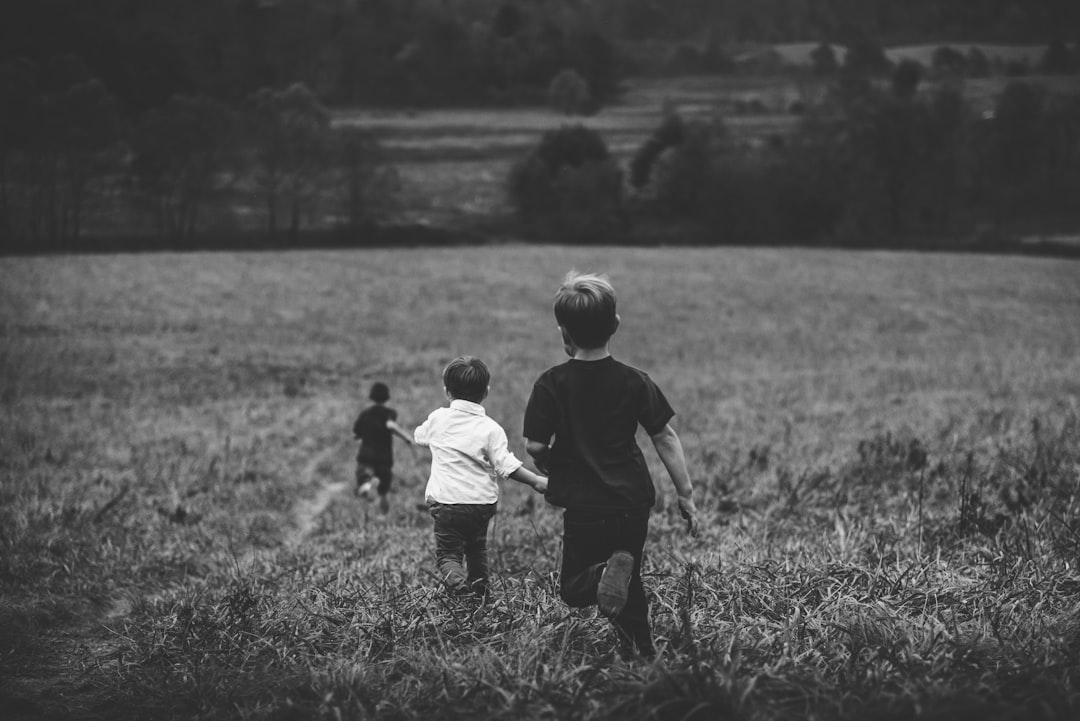 Douwe Bob verwelkomt drie kinderen, een bijzonder nieuw hoofdstuk